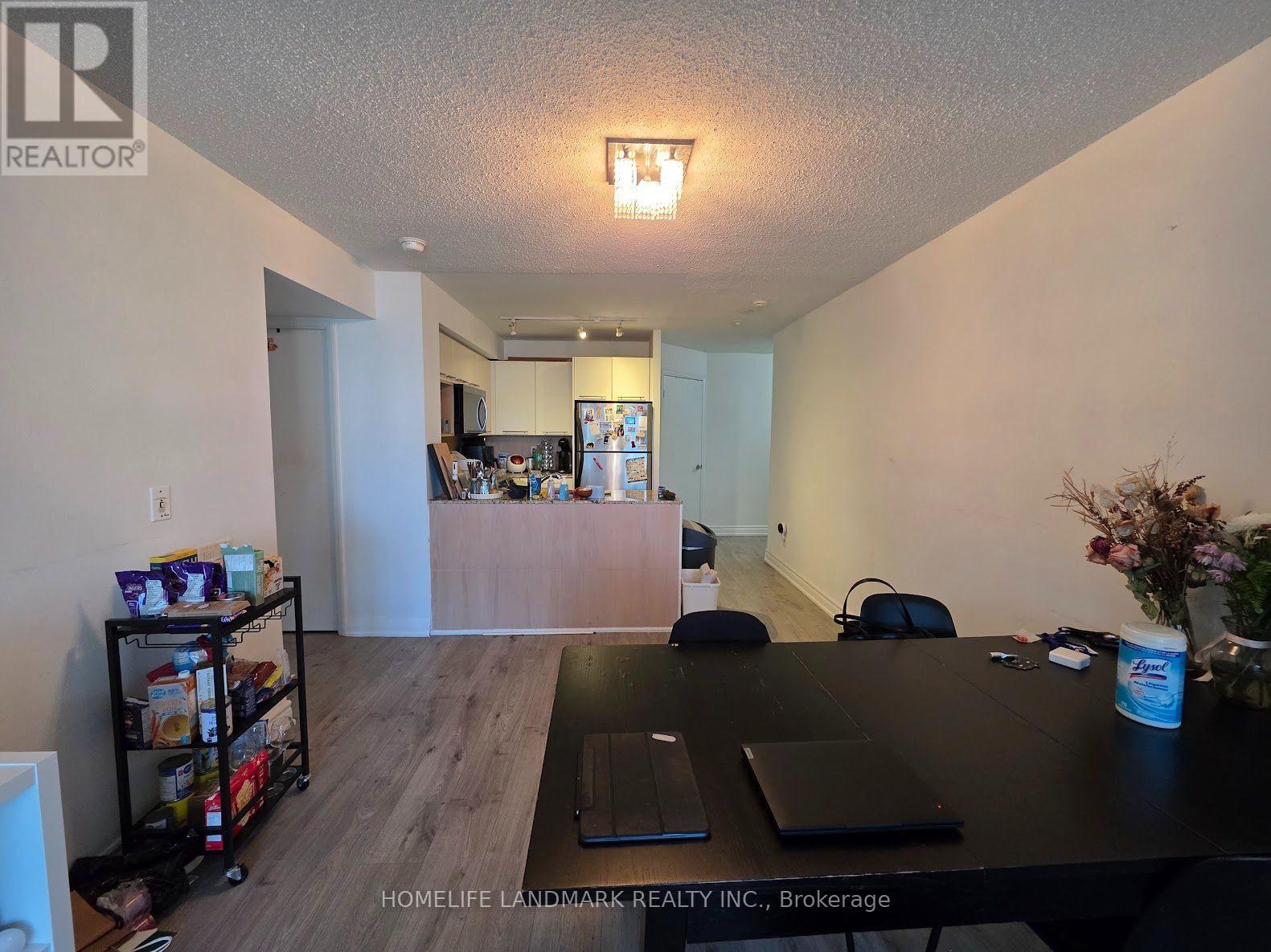 1810 - 21 Carlton Street, Toronto, Ontario  M5B 1L3 - Photo 3 - C13647982