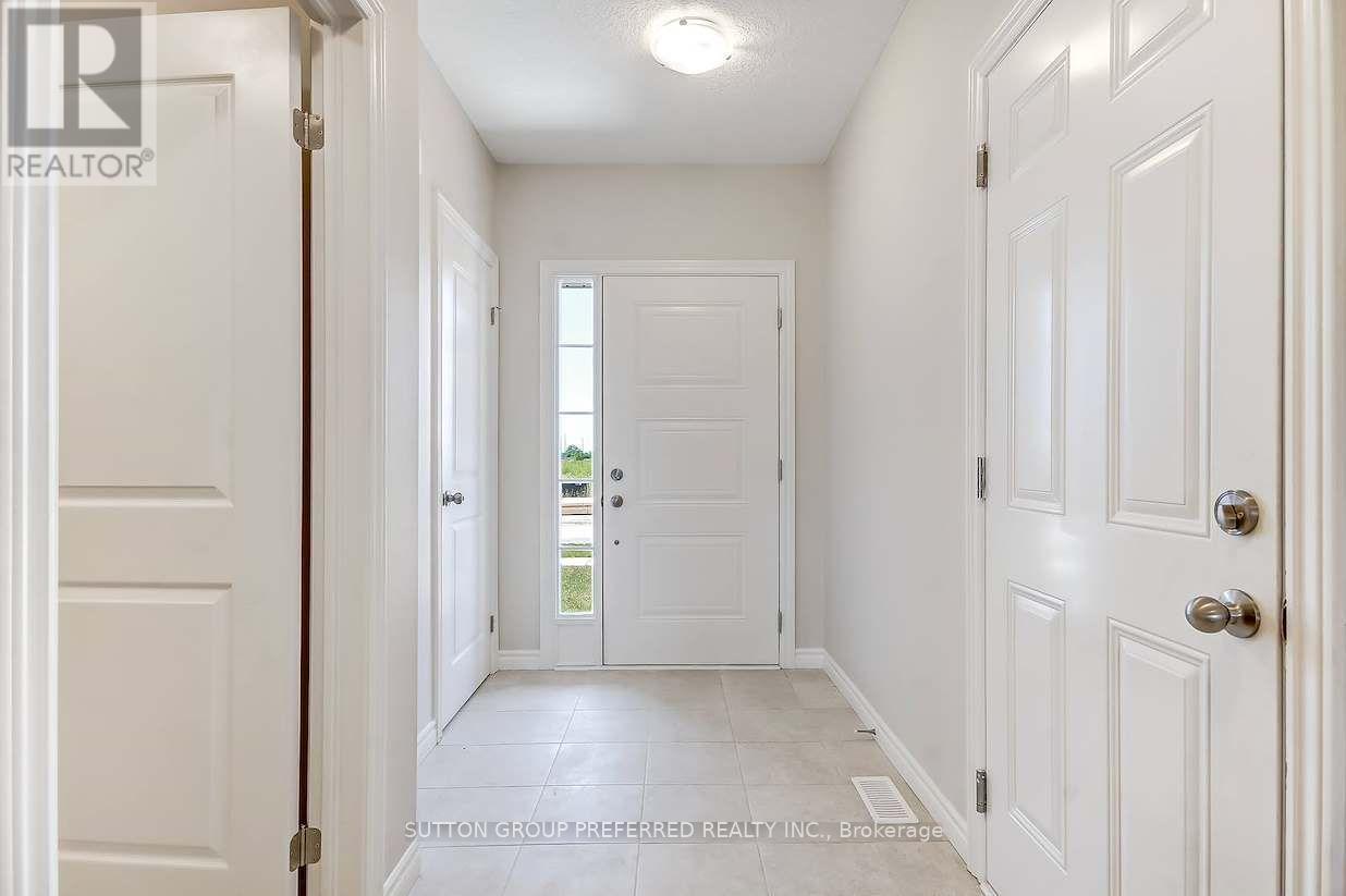 3972 Mia Avenue, London South, Ontario  N6L 0H4 - Photo 3 - X13613254