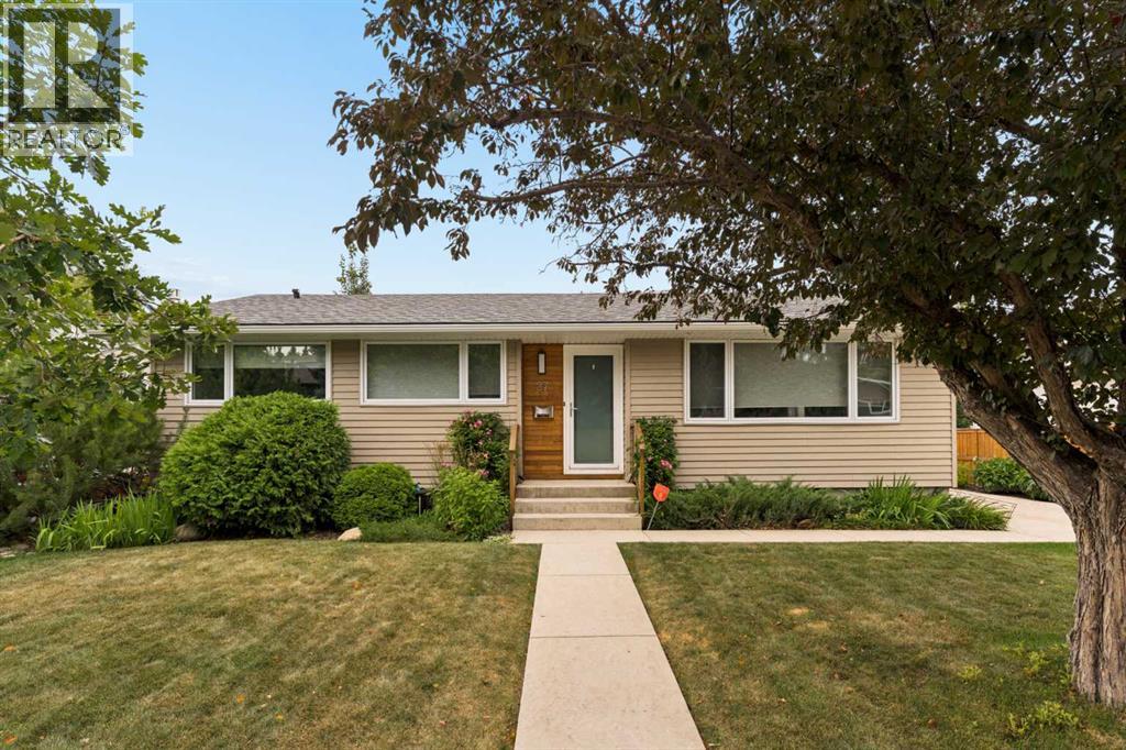 27 Gateway Drive SW, Calgary, Alberta