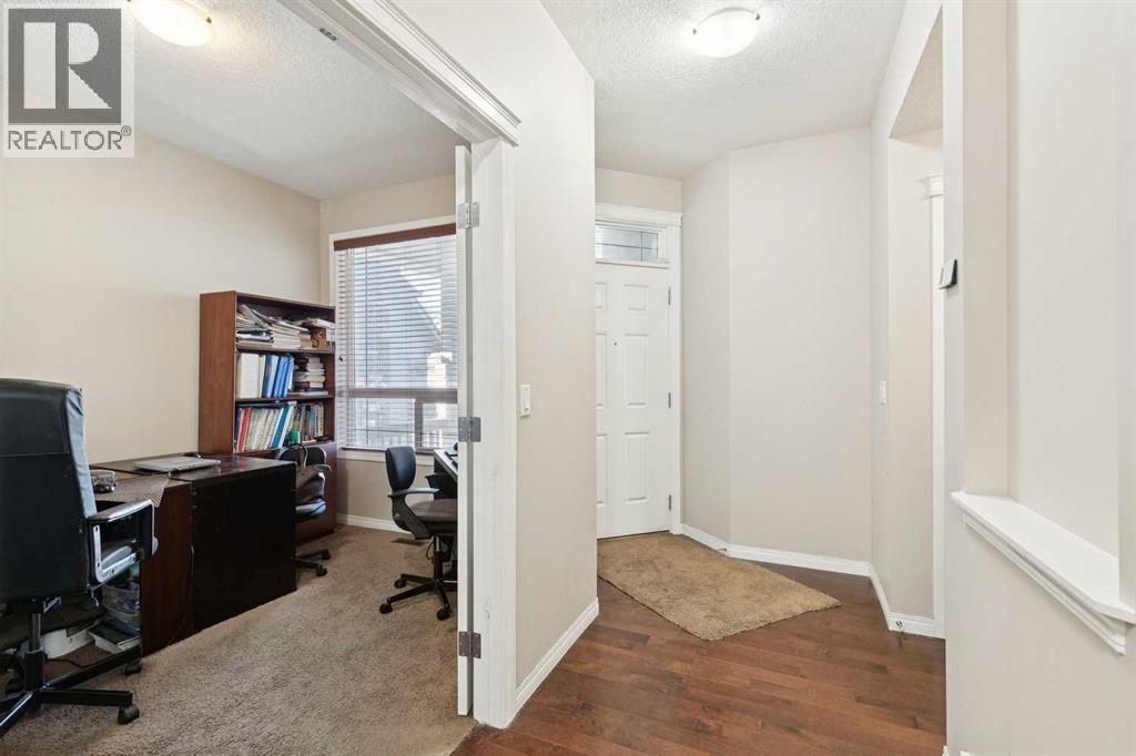 92 Cougar Ridge Close SW, Calgary, Alberta  T3H 0V4 - Photo 5 - A2334290
