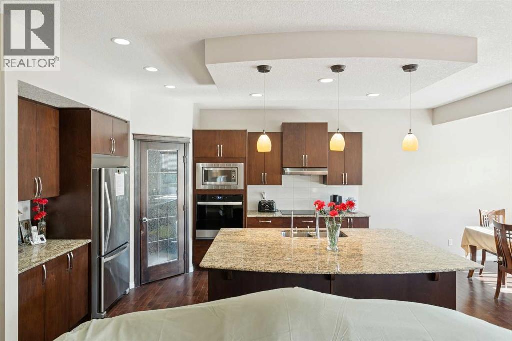 92 Cougar Ridge Close SW, Calgary, Alberta  T3H 0V4 - Photo 6 - A2334290