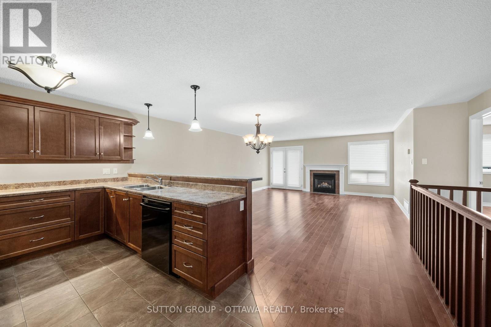 458 Van Dusen Street, Mississippi Mills, Ontario  K0A 1A0 - Photo 5 - X13248450