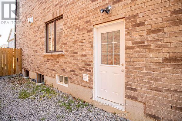 Bsmt - 32 Crombie Street, Clarington, Ontario  L1C 4A1 - Photo 2 - E13648944