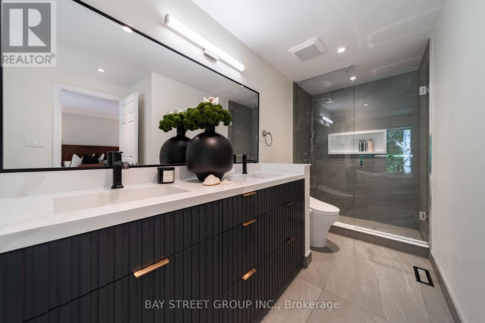 2366 Devon Road, Oakville (Fd Ford), Ontario  L6J 5T6 - Photo 19 - W13550196