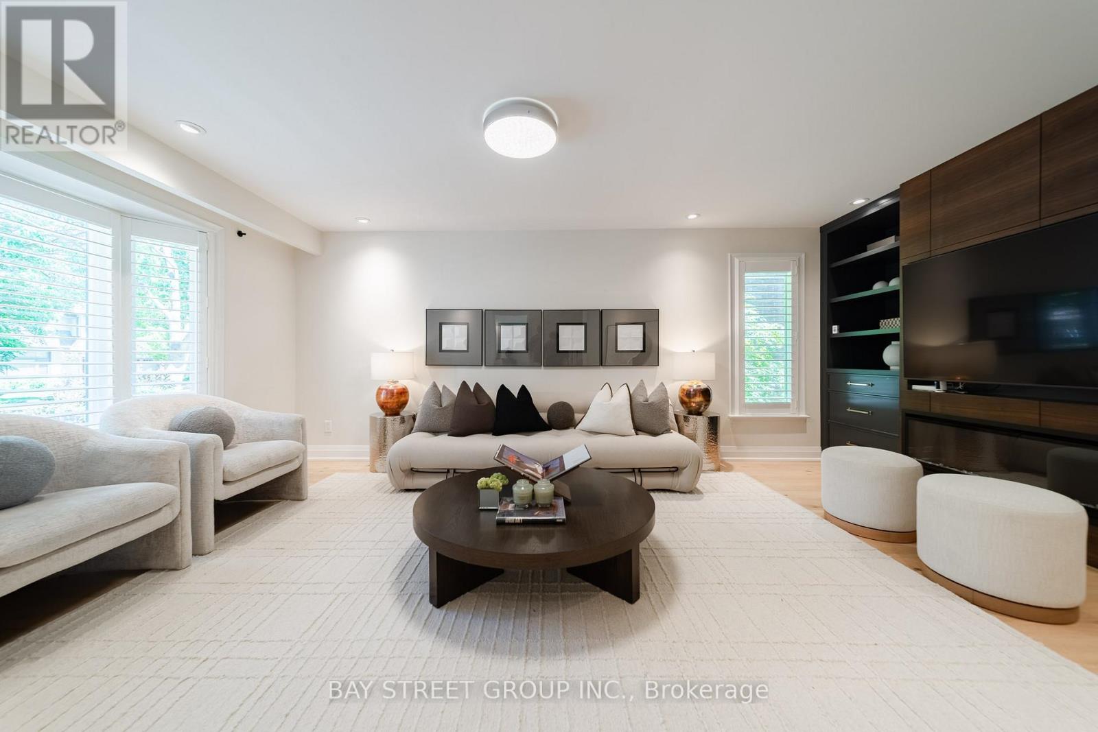 2366 Devon Road, Oakville (Fd Ford), Ontario  L6J 5T6 - Photo 2 - W13550196