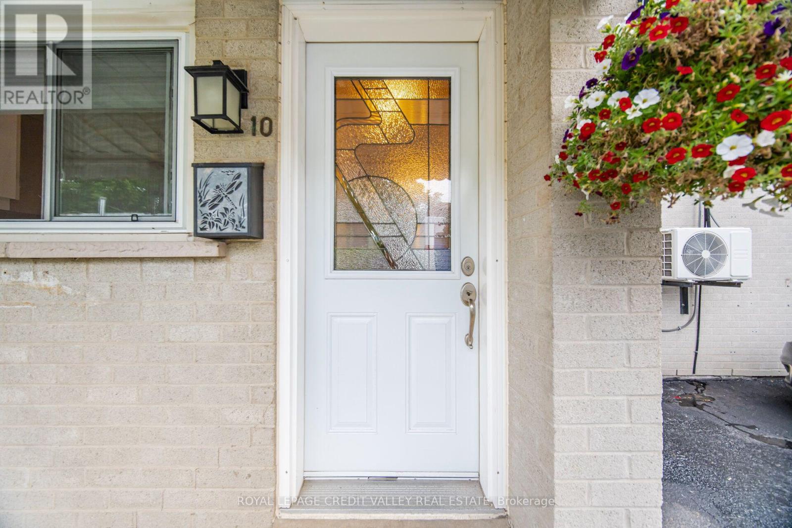10 Gladstone Square, Brampton, Ontario  L6S 2H5 - Photo 5 - W13647276