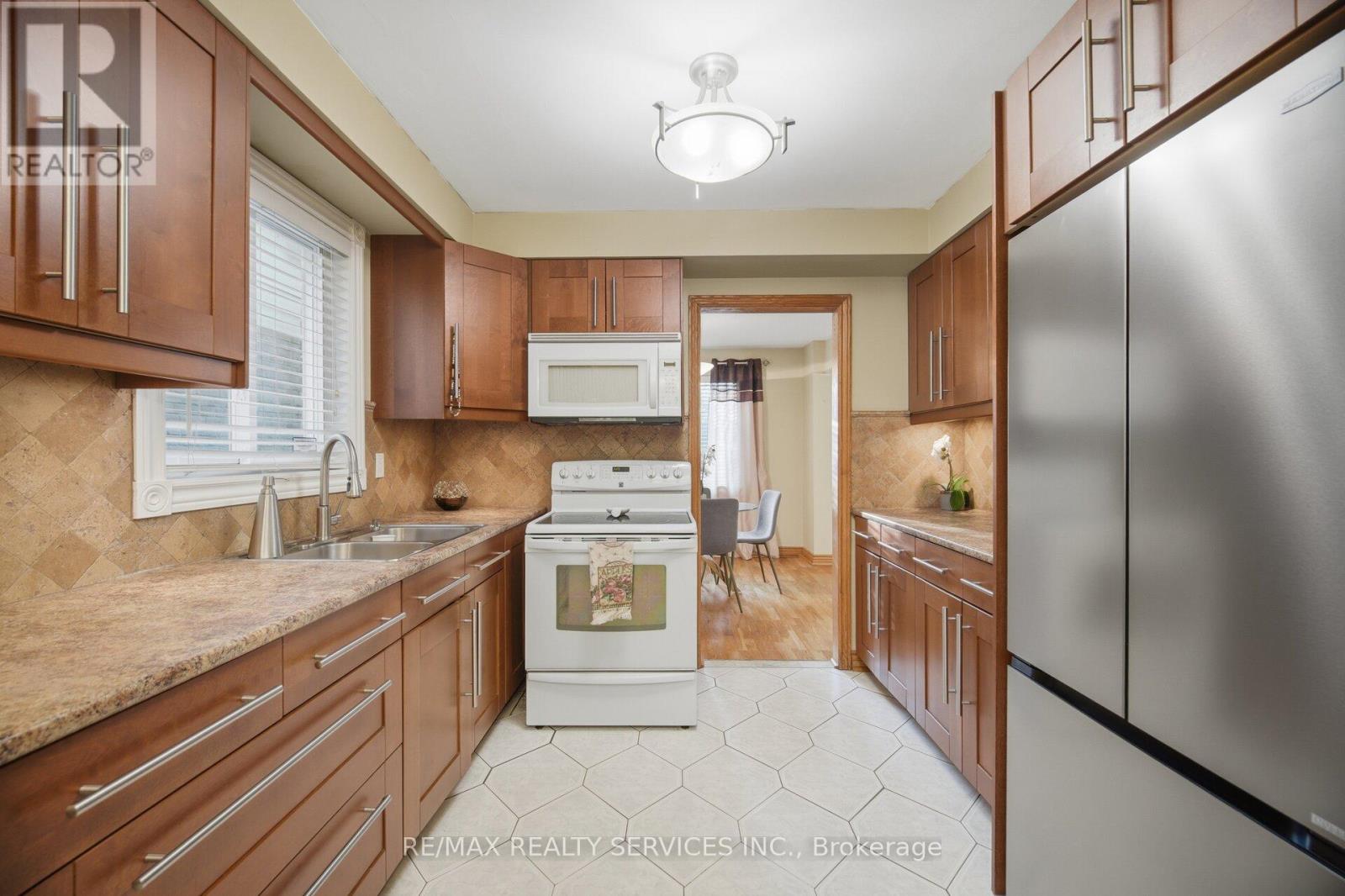 172 Morton Way, Brampton, Ontario  L6Y 2P8 - Photo 13 - W13648968