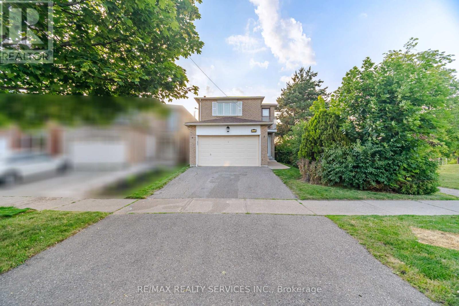 172 Morton Way, Brampton, Ontario  L6Y 2P8 - Photo 2 - W13648968