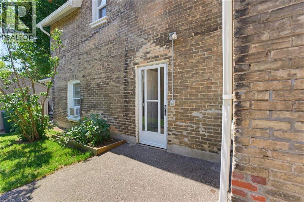 112 Grand River Avenue, Brantford, Ontario  N3T 4X4 - Photo 5 - 40853330