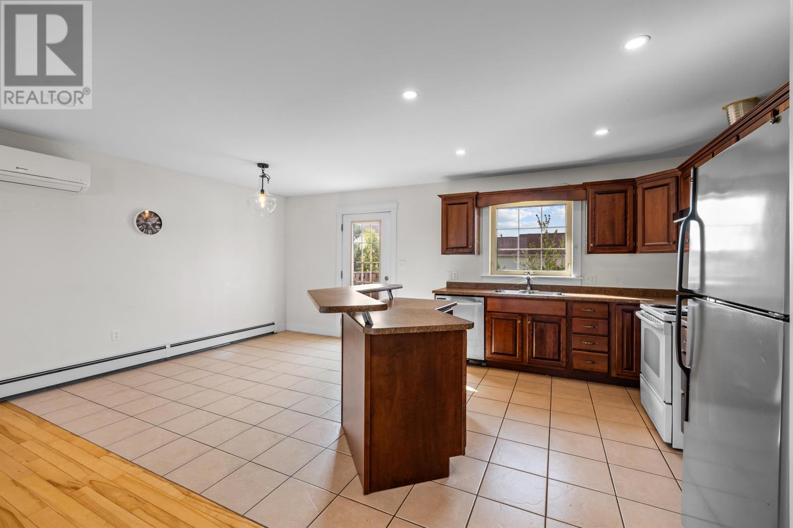 34 Sandlewood Street, West Royalty, Prince Edward Island  C1E 0A6 - Photo 13 - 202619907