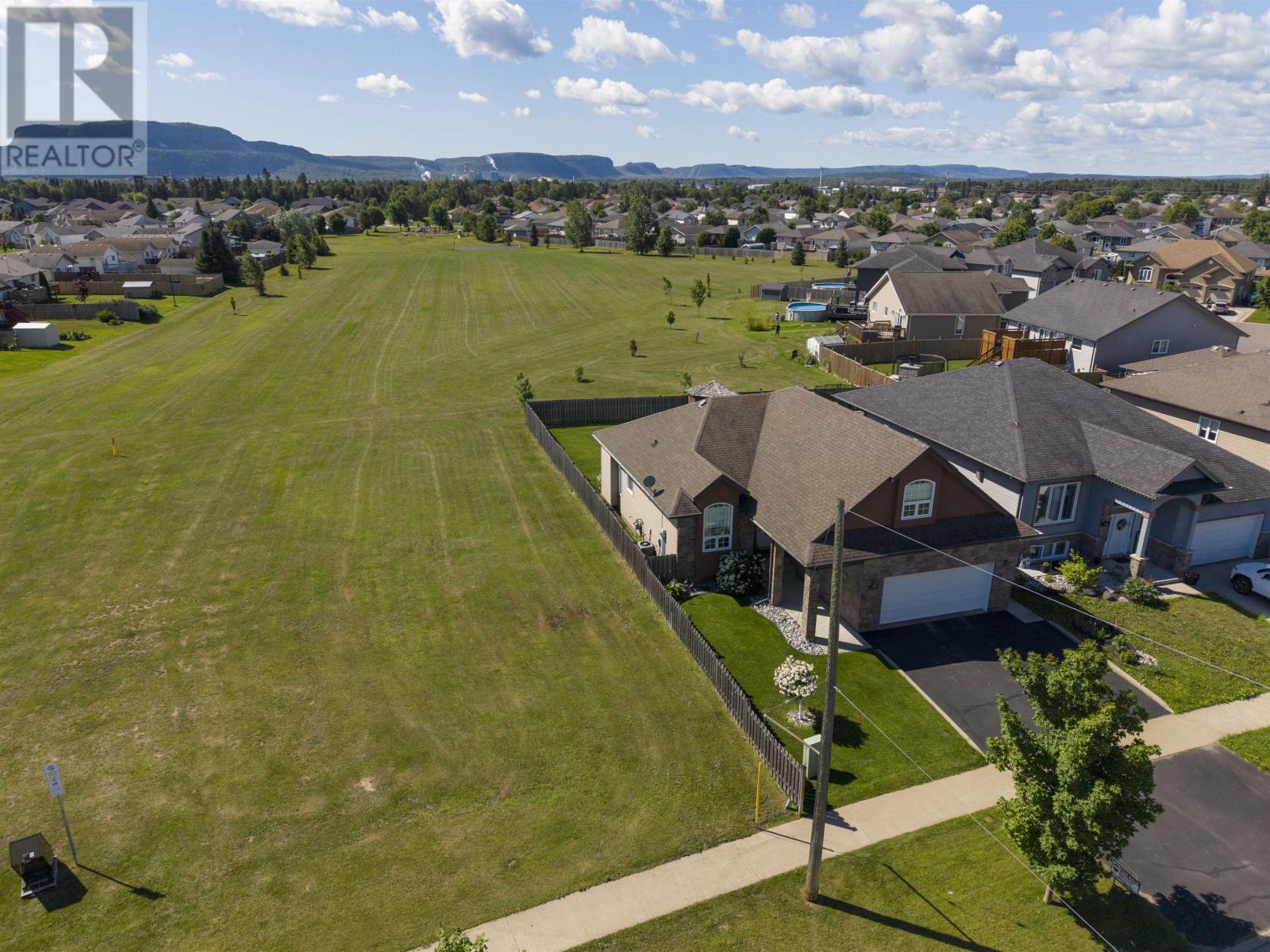 706 Weiler Blvd, Thunder Bay, Ontario  P7C 0A7 - Photo 40 - TB2602258