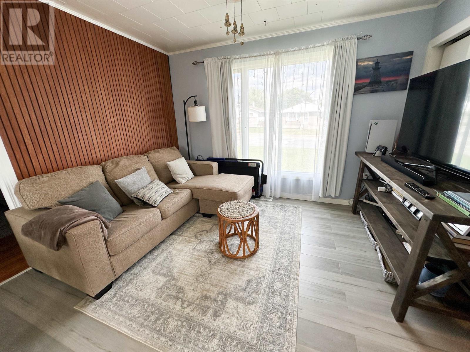 25 Sixth St, Balmertown, Ontario  P0V 1C0 - Photo 2 - TB2602261
