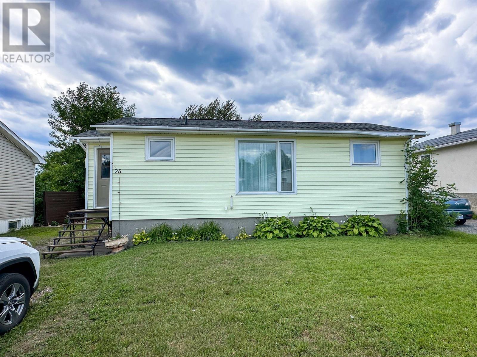 25 Sixth St, Balmertown, Ontario  P0V 1C0 - Photo 1 - TB2602261