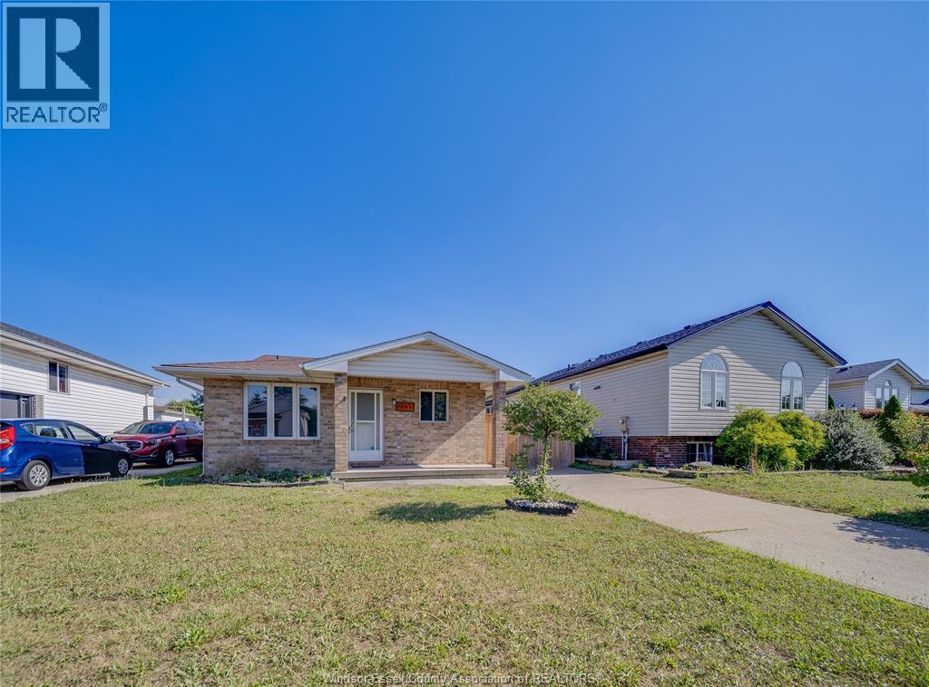 MLS# 26018979: 1465 FOSTER AVENUE, Windsor, Canada
