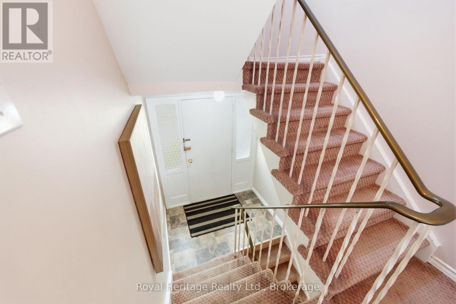 352 Vancouver Crescent, Oshawa, Ontario  L1J 5X9 - Photo 16 - E13649034