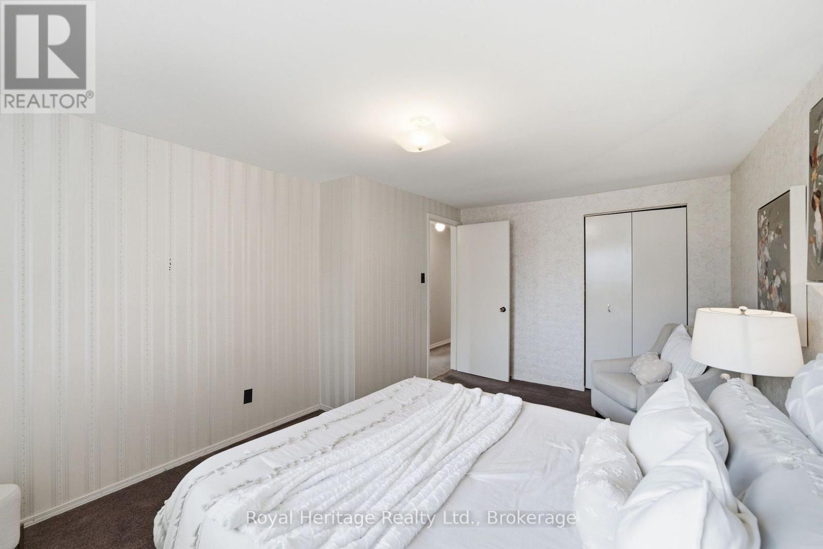 352 Vancouver Crescent, Oshawa, Ontario  L1J 5X9 - Photo 19 - E13649034