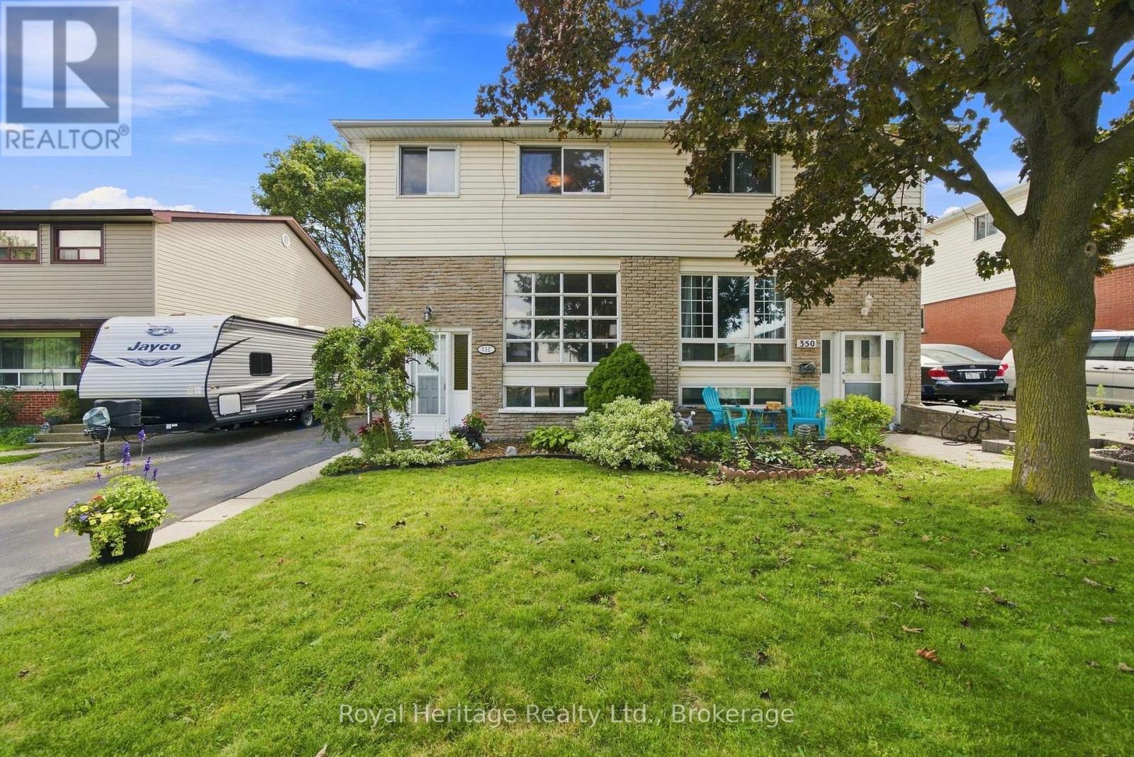 352 Vancouver Crescent, Oshawa, Ontario  L1J 5X9 - Photo 2 - E13649034