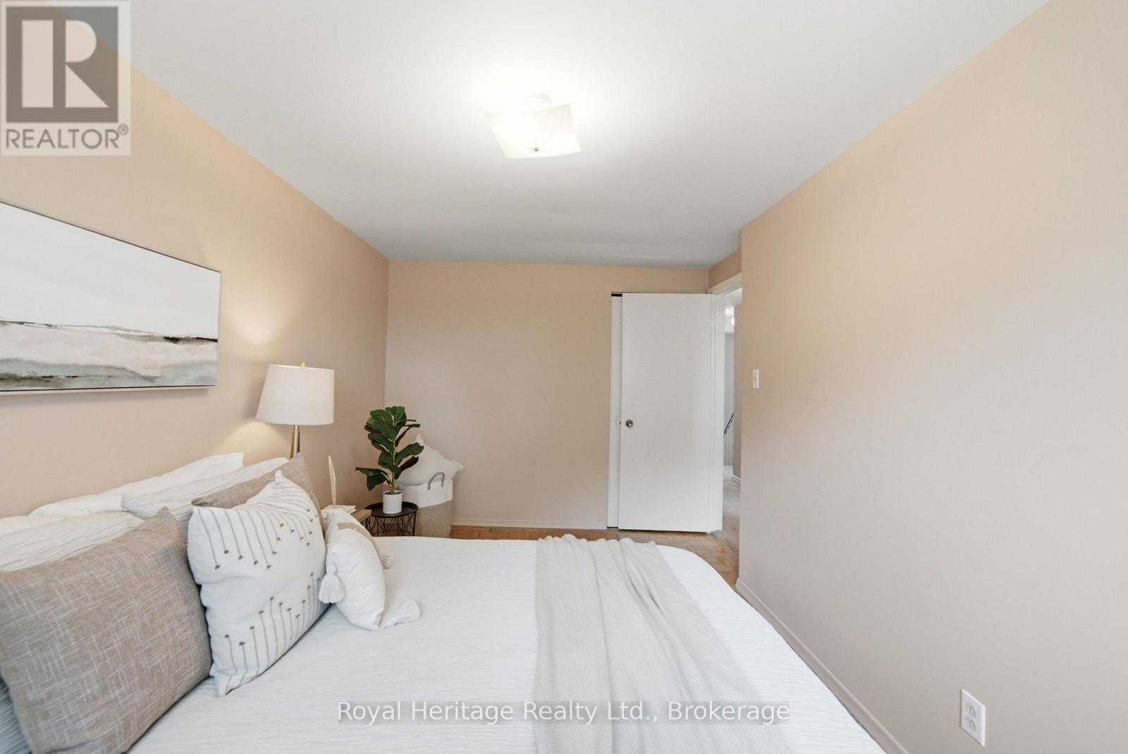 352 Vancouver Crescent, Oshawa, Ontario  L1J 5X9 - Photo 23 - E13649034