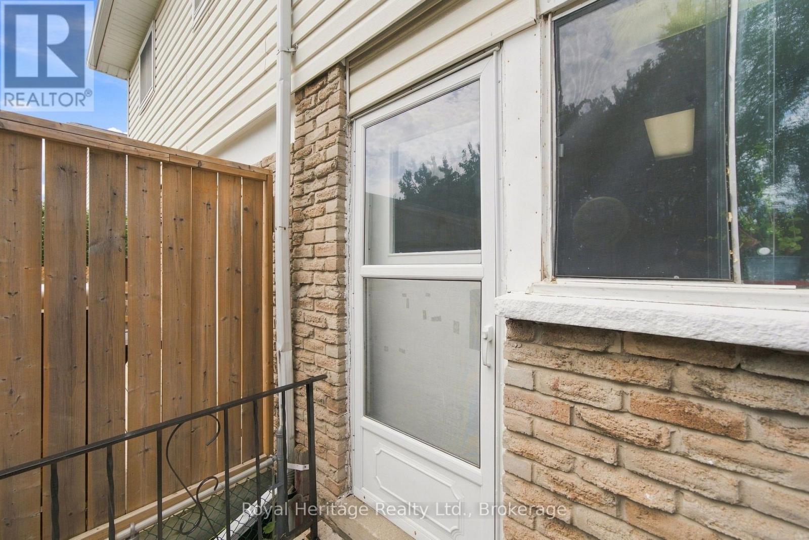 352 Vancouver Crescent, Oshawa, Ontario  L1J 5X9 - Photo 33 - E13649034