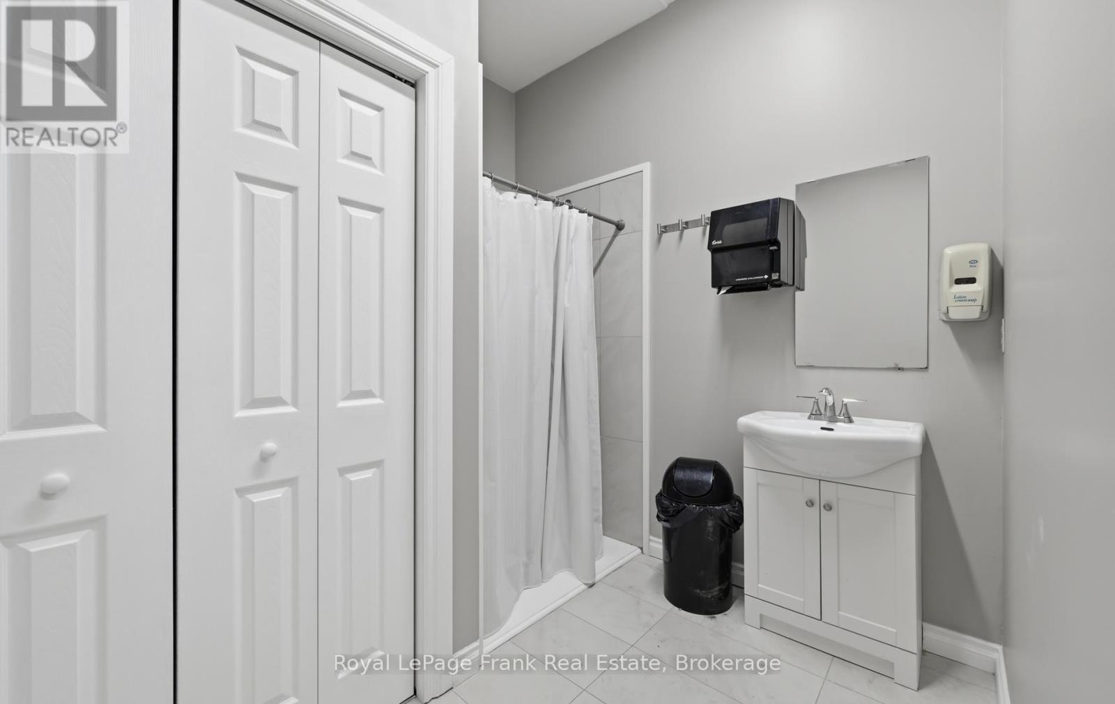 403 - 80 Athol Street E, Oshawa, Ontario L1H 8B7 - Photo 30 - E13649230