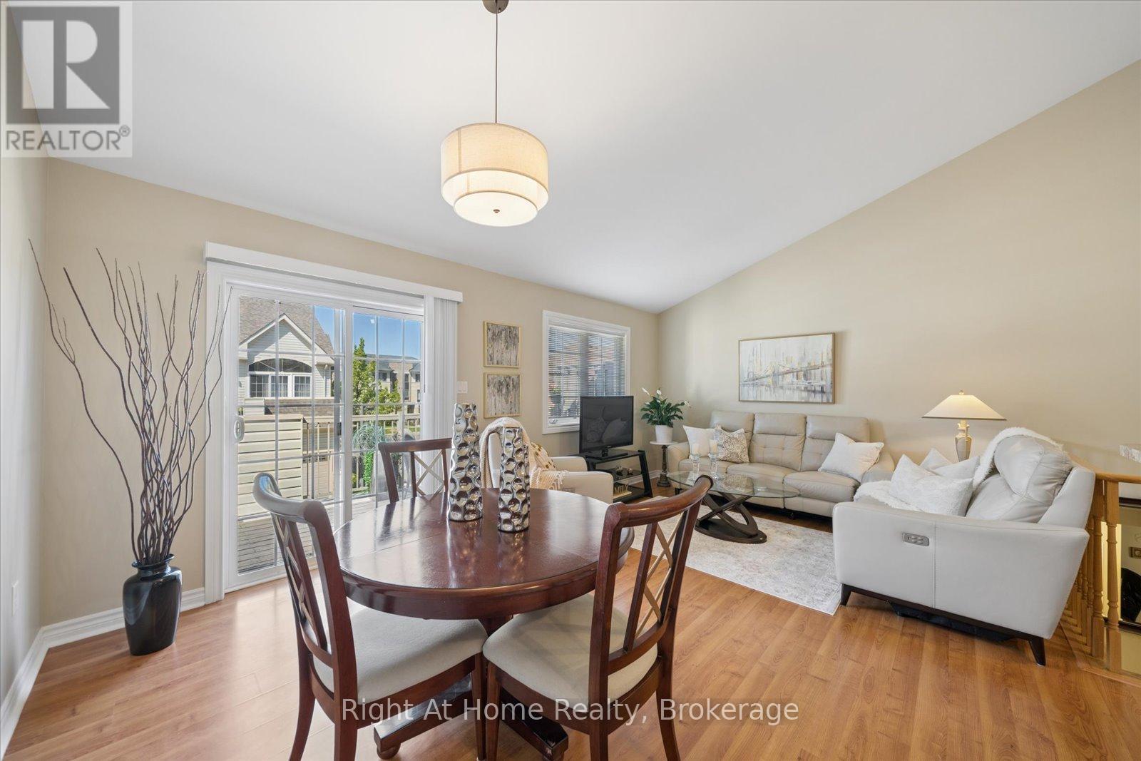 17 Wicker Park Way, Whitby, Ontario L1R 0C8 - Photo 2 - E13649254