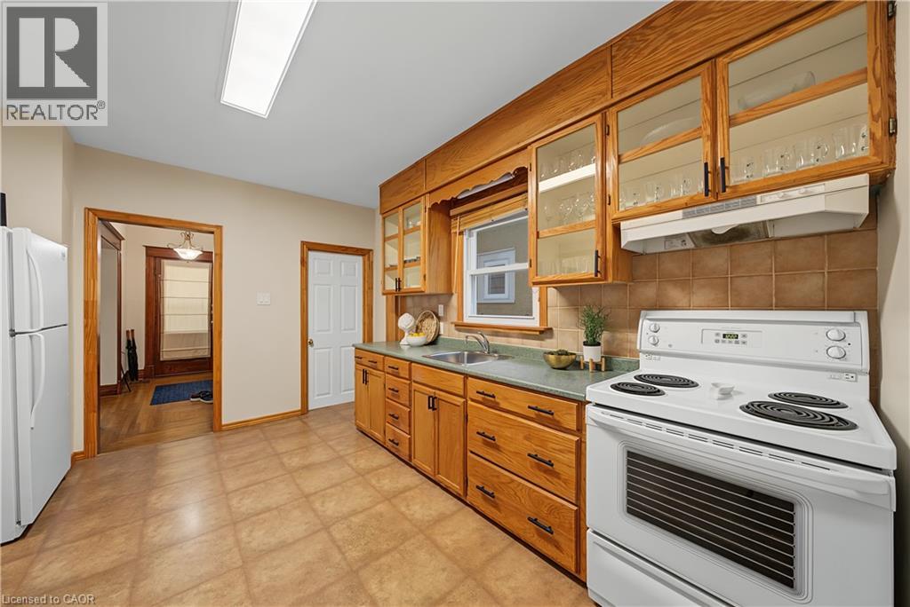 70 Woodland Avenue, St. Catharines, Ontario  L2R 5A3 - Photo 9 - 40851657