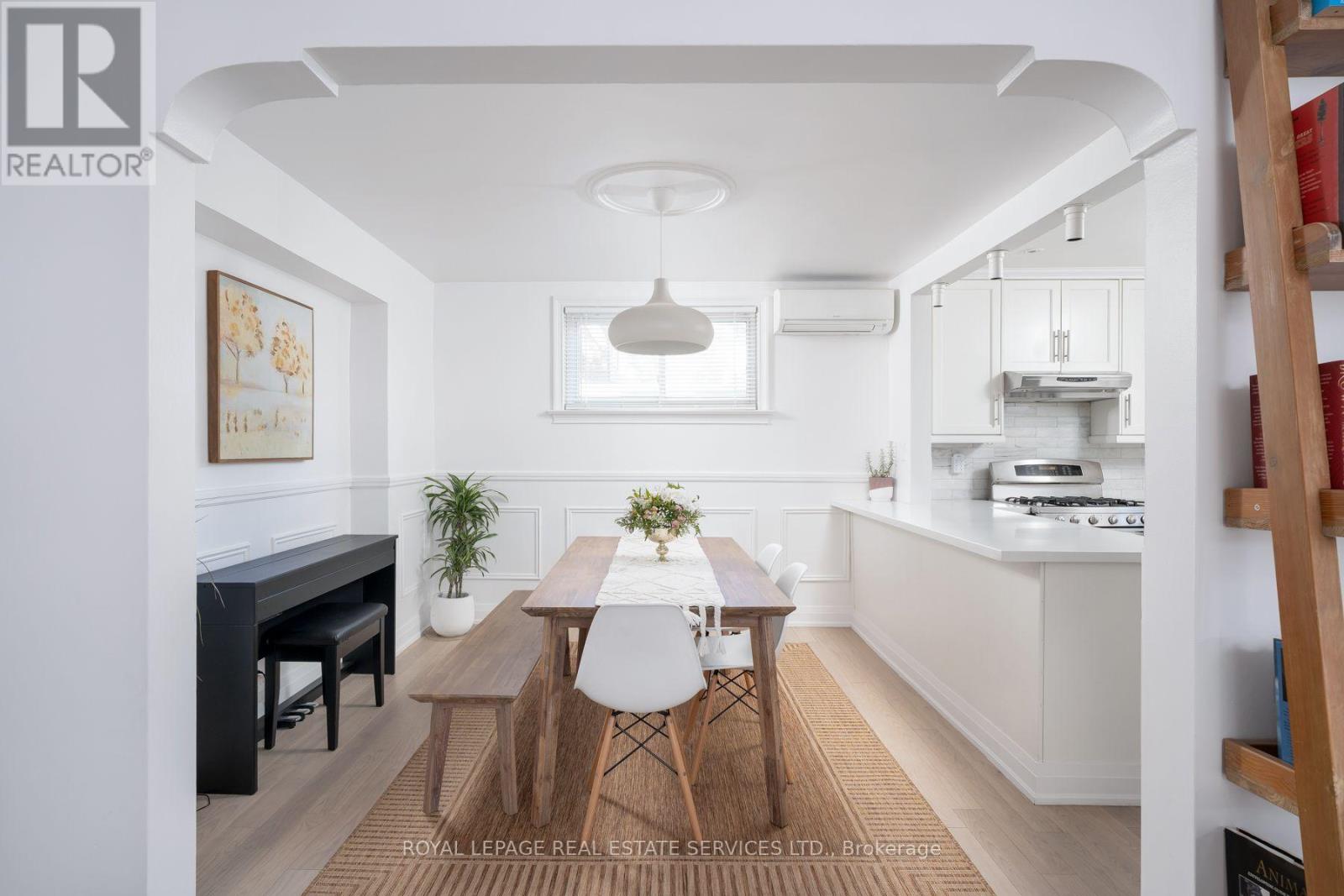 272 Rumsey Road, Toronto, Ontario  M4G 1P9 - Photo 13 - C13649042