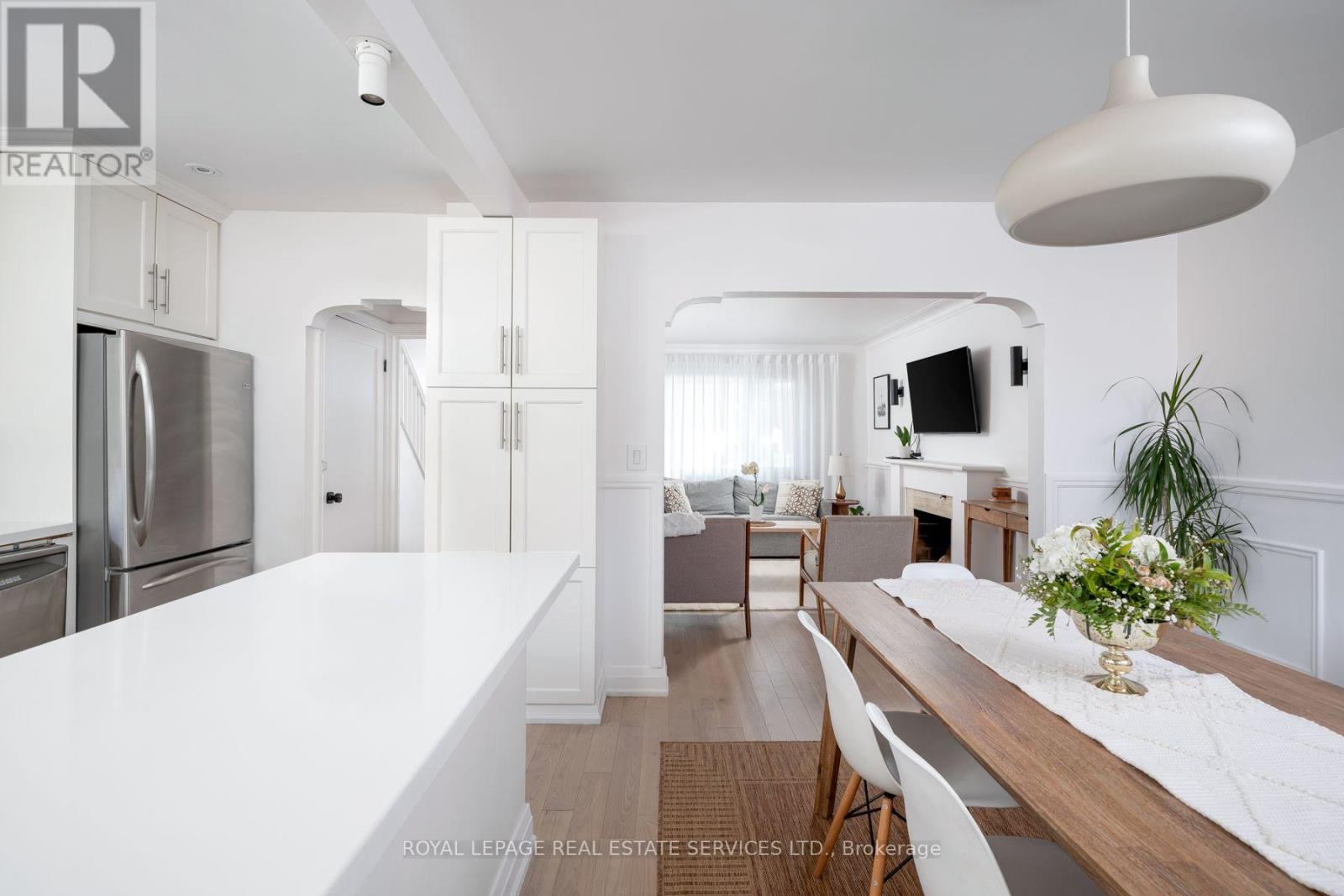 272 Rumsey Road, Toronto, Ontario  M4G 1P9 - Photo 18 - C13649042