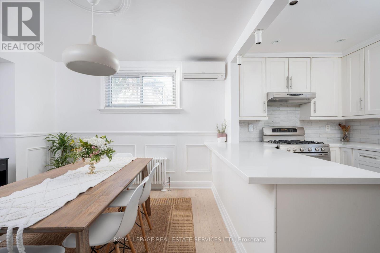272 Rumsey Road, Toronto, Ontario  M4G 1P9 - Photo 19 - C13649042