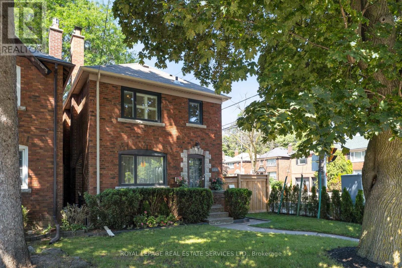 272 Rumsey Road, Toronto, Ontario  M4G 1P9 - Photo 3 - C13649042