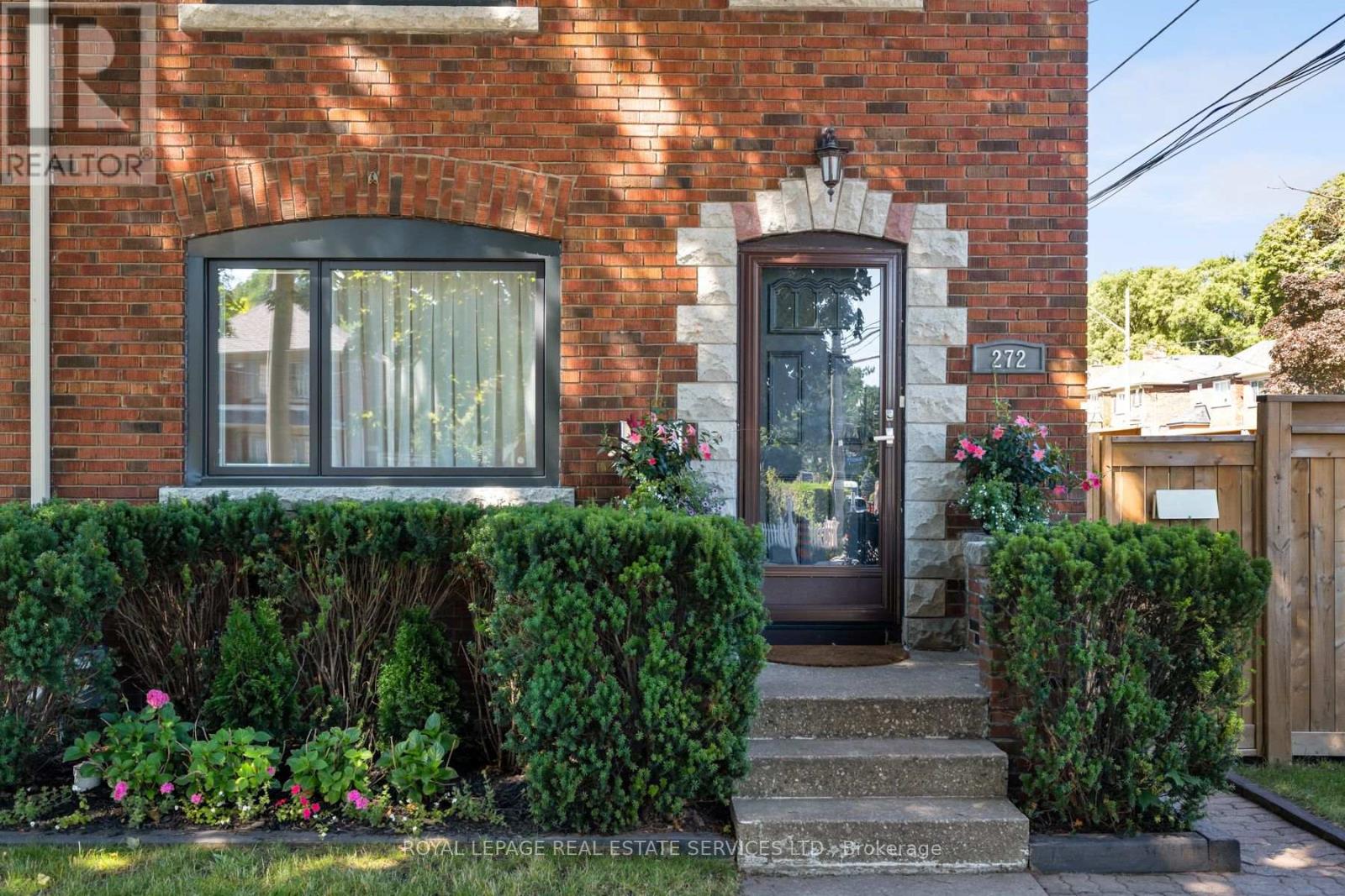 272 Rumsey Road, Toronto, Ontario  M4G 1P9 - Photo 5 - C13649042