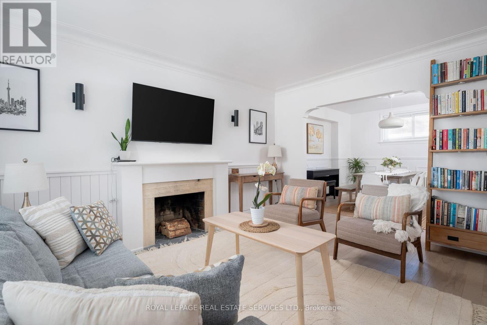 272 Rumsey Road, Toronto, Ontario  M4G 1P9 - Photo 9 - C13649042