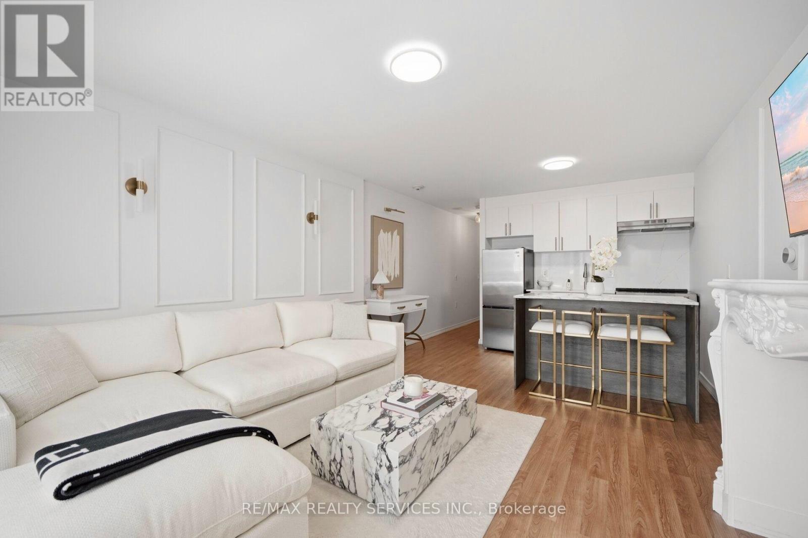 310 - 15 Maplewood Avenue, Toronto, Ontario  M6C 4B4 - Photo 6 - C13649048