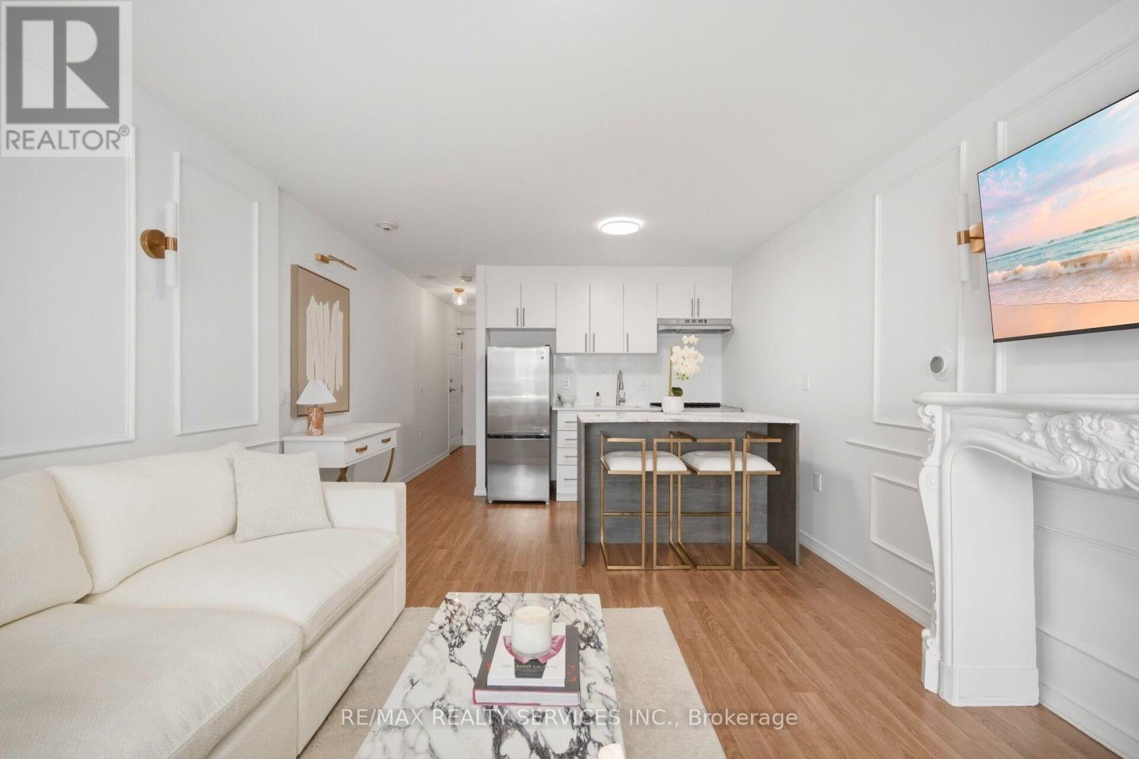 310 - 15 Maplewood Avenue, Toronto, Ontario  M6C 4B4 - Photo 7 - C13649048