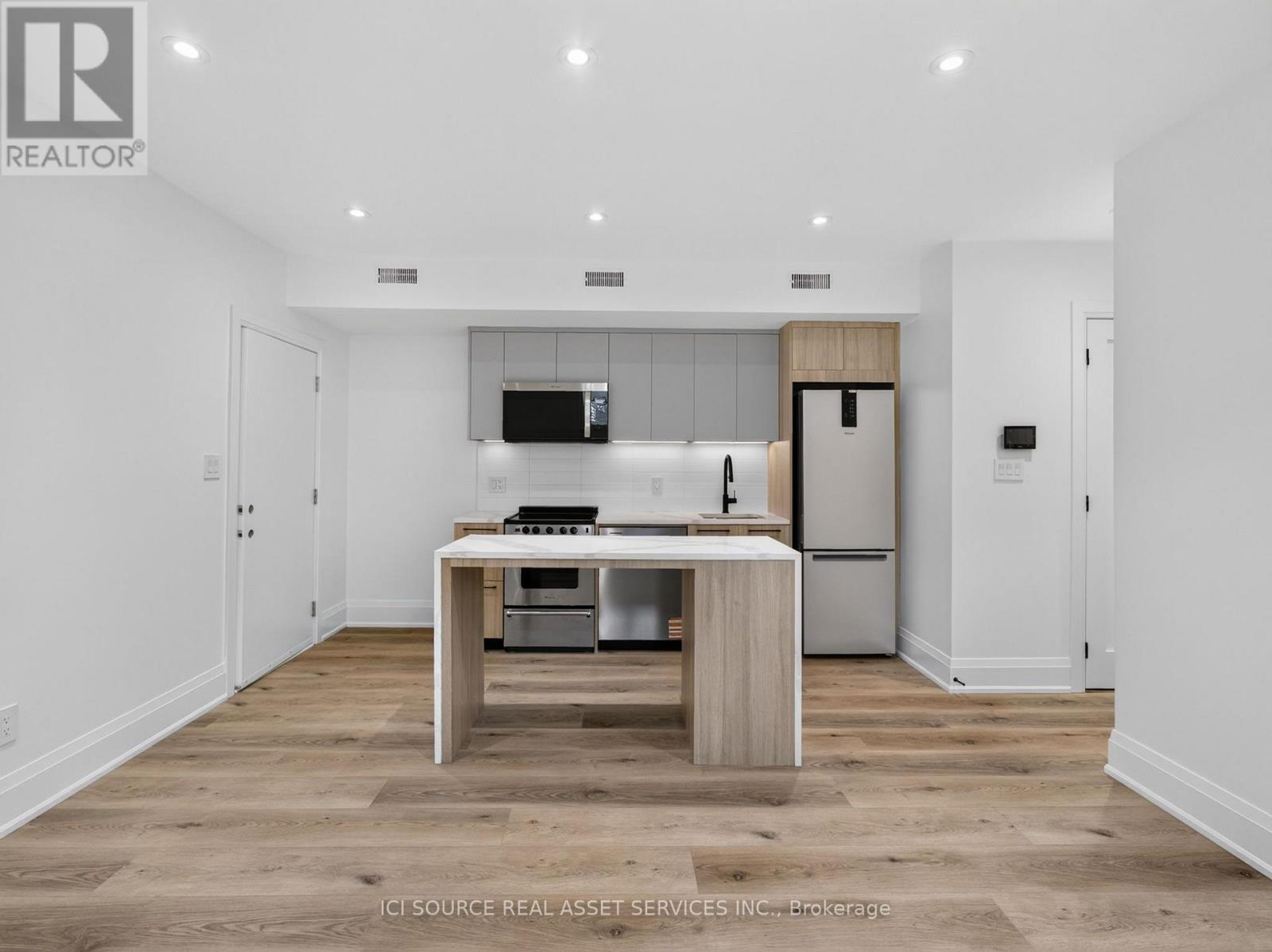 Unit 6 - 28 Norcross Road, Toronto, Ontario  M3H 2R4 - Photo 2 - C13649092
