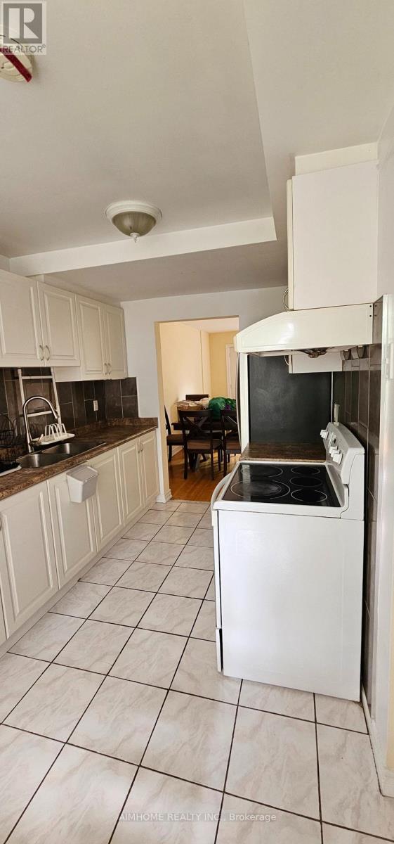 6 - 8 Liszt Gate, Toronto, Ontario  M2H 1G7 - Photo 2 - C13649112