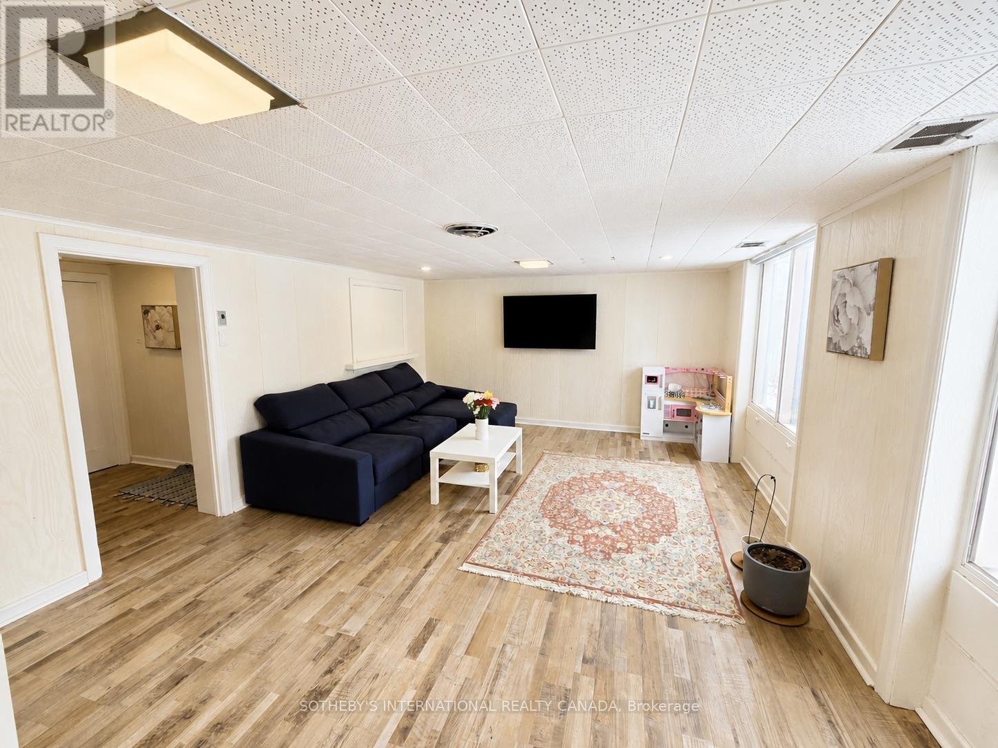 10 Ternhill Crescent, Toronto, Ontario  M3C 2E5 - Photo 12 - C13649114