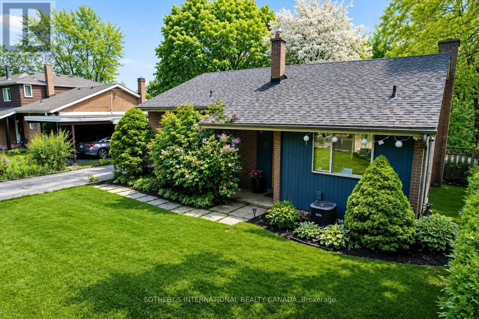 10 Ternhill Crescent, Toronto, Ontario  M3C 2E5 - Photo 5 - C13649114