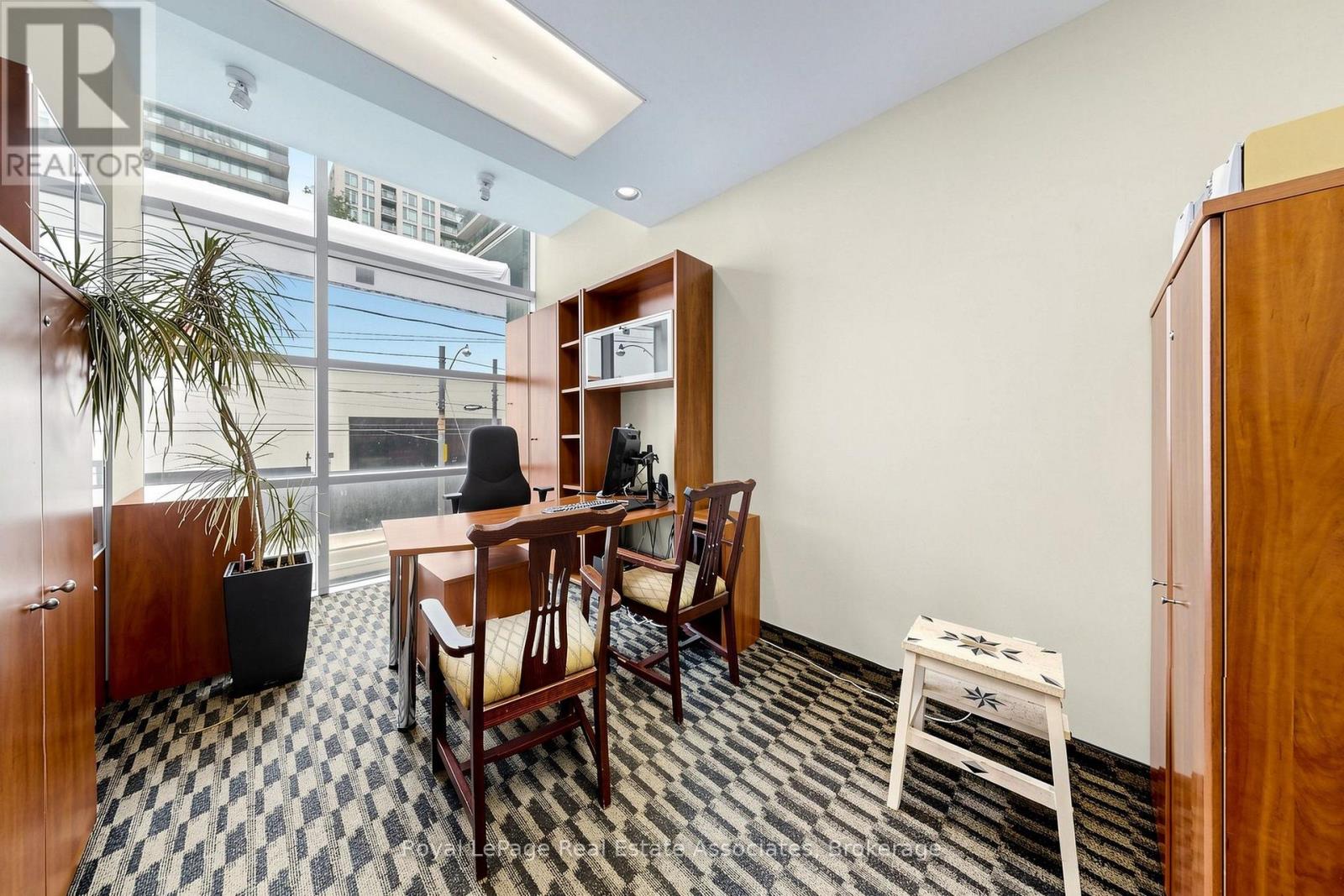 Second Level - 645 King Street W, Toronto, Ontario  M5V 1M5 - Photo 13 - C13649174