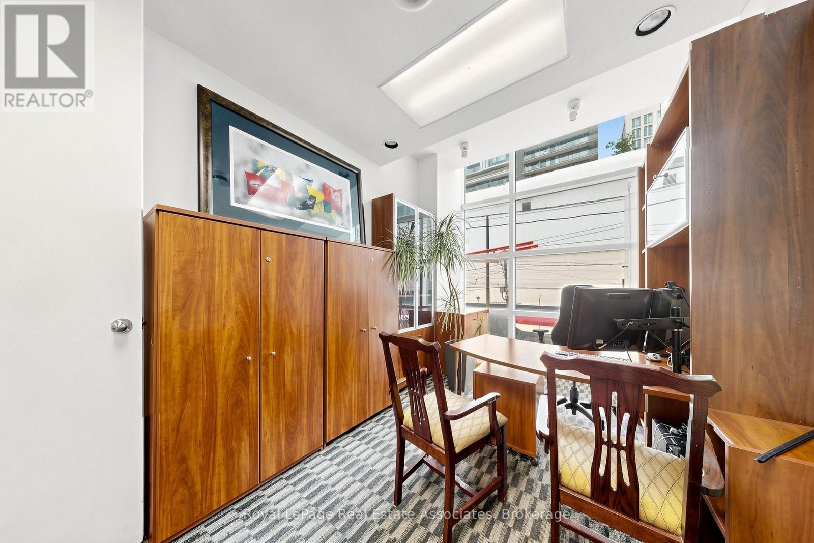 Second Level - 645 King Street W, Toronto, Ontario  M5V 1M5 - Photo 14 - C13649174