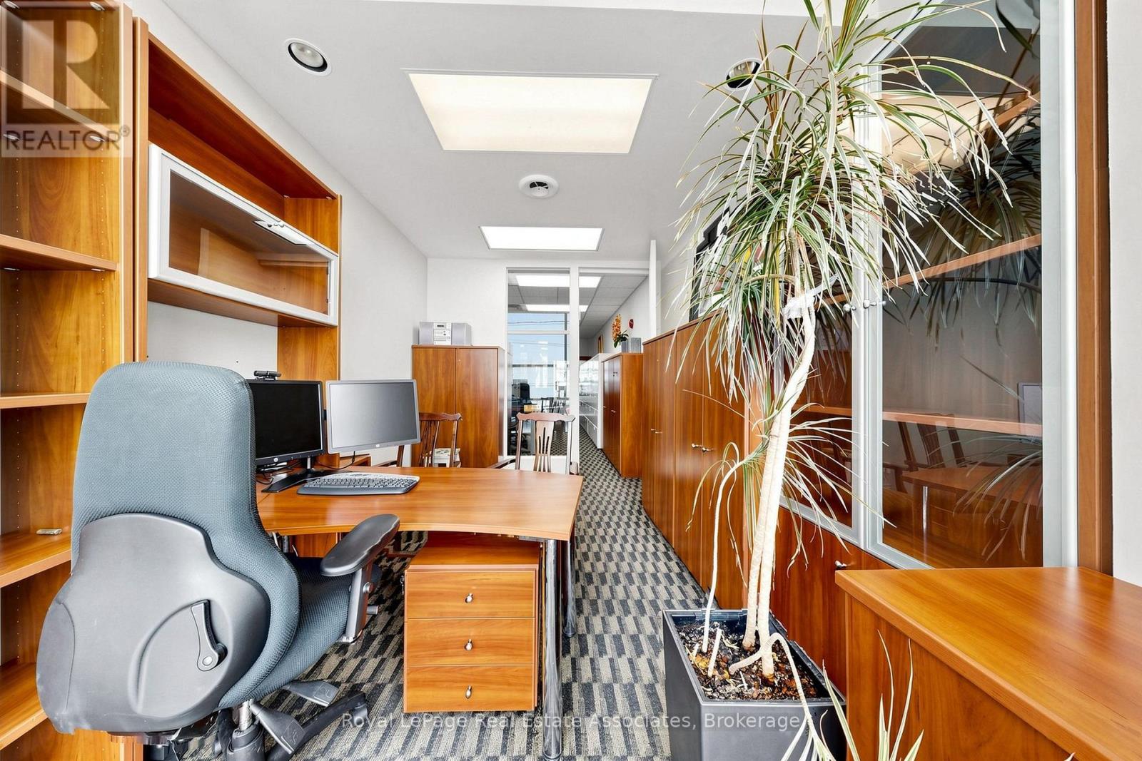 Second Level - 645 King Street W, Toronto, Ontario  M5V 1M5 - Photo 15 - C13649174
