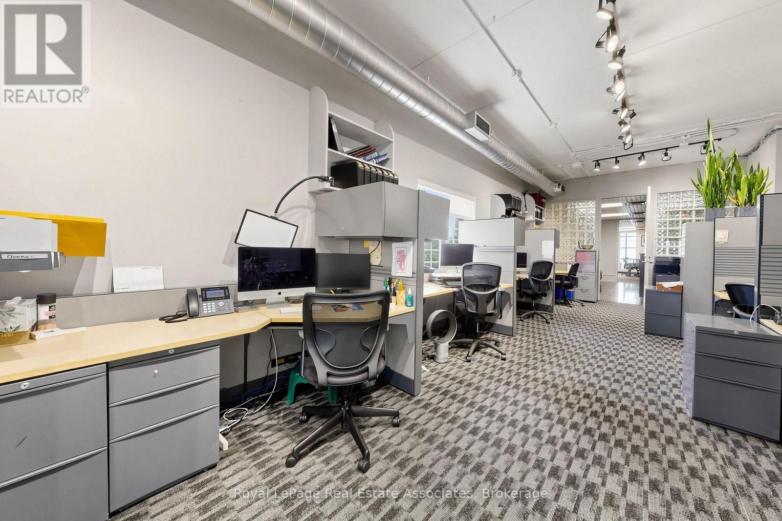 Second Level - 645 King Street W, Toronto, Ontario  M5V 1M5 - Photo 20 - C13649174