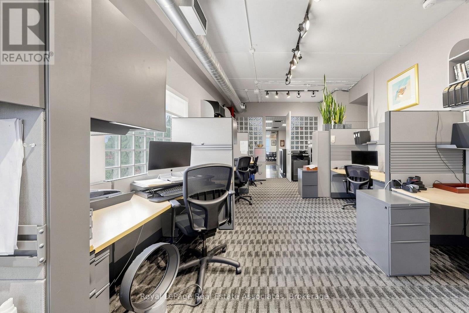 Second Level - 645 King Street W, Toronto, Ontario  M5V 1M5 - Photo 21 - C13649174