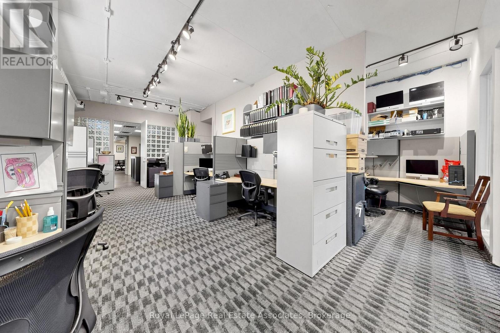 Second Level - 645 King Street W, Toronto, Ontario  M5V 1M5 - Photo 22 - C13649174