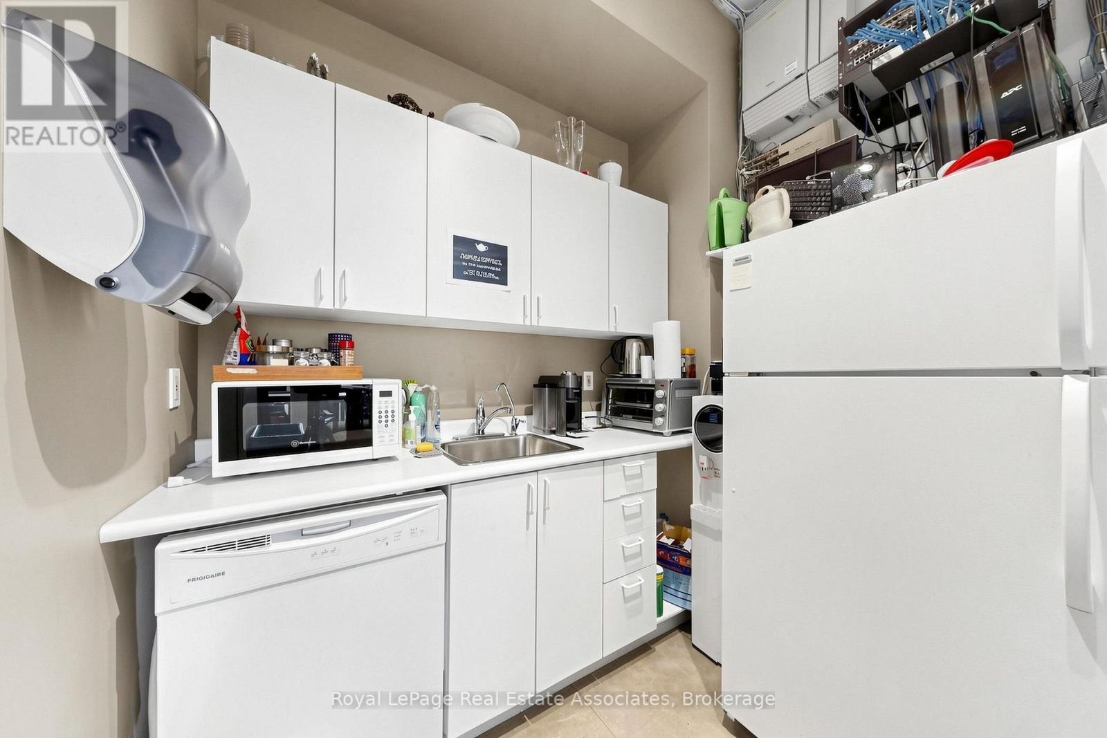 Second Level - 645 King Street W, Toronto, Ontario  M5V 1M5 - Photo 31 - C13649174
