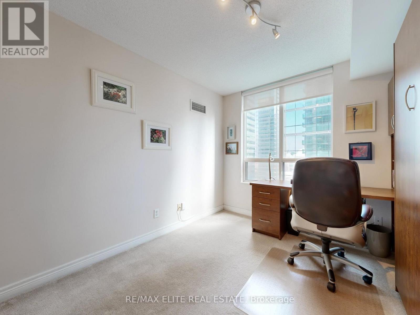 1806 - 30 Grand Trunk Crescent, Toronto, Ontario  M5J 3A4 - Photo 12 - C13649192