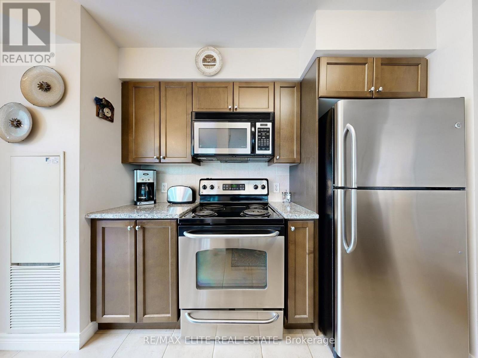 1806 - 30 Grand Trunk Crescent, Toronto, Ontario  M5J 3A4 - Photo 17 - C13649192