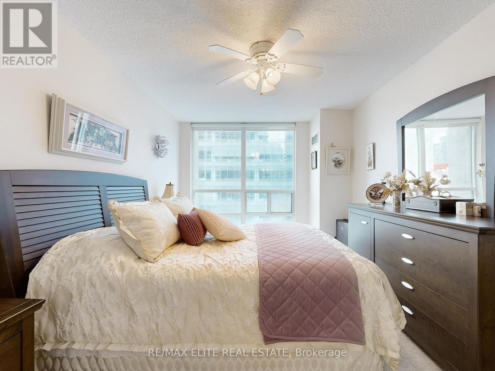 1806 - 30 Grand Trunk Crescent, Toronto, Ontario  M5J 3A4 - Photo 30 - C13649192