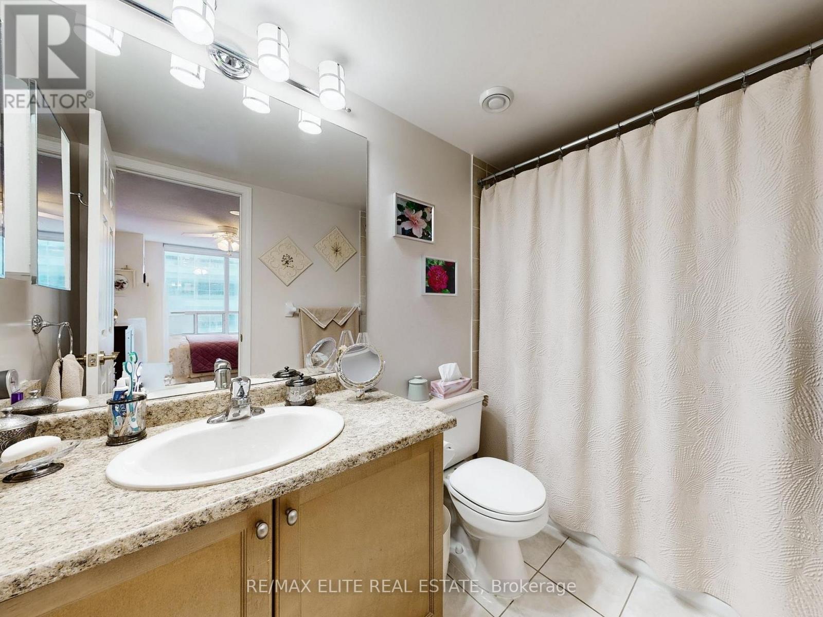 1806 - 30 Grand Trunk Crescent, Toronto, Ontario  M5J 3A4 - Photo 33 - C13649192
