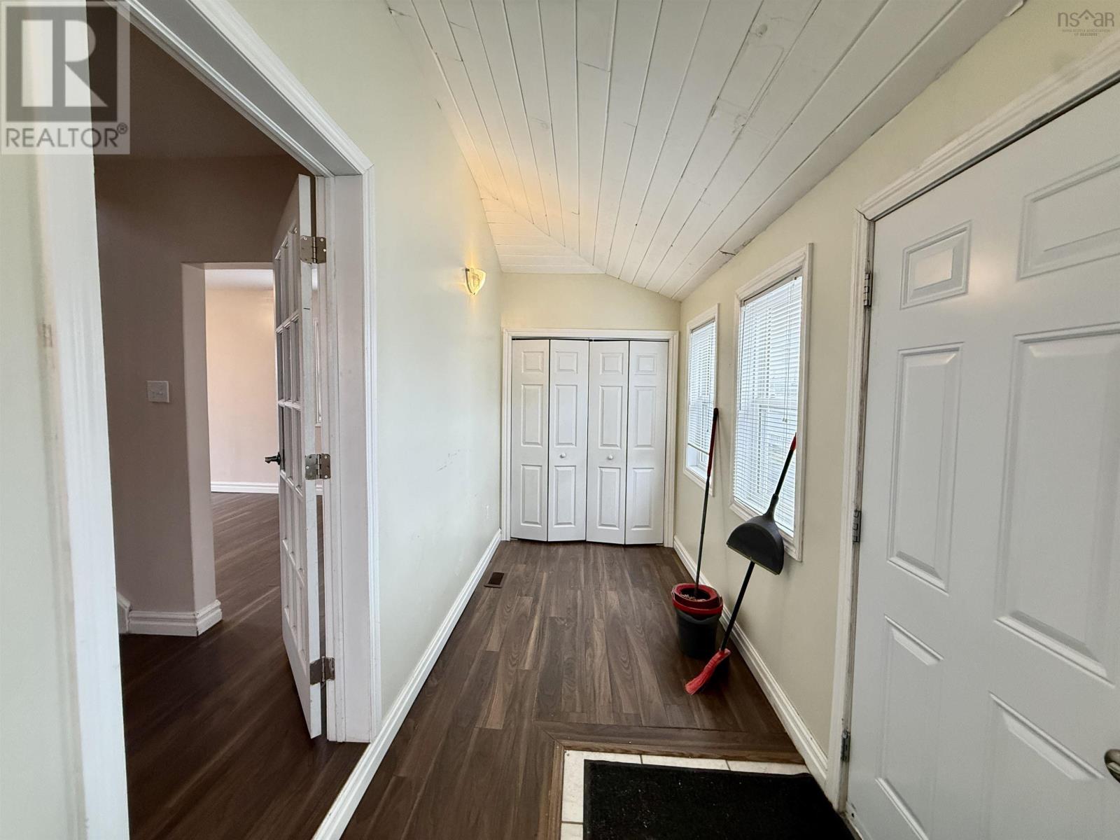41 Irving Street, Dartmouth, Nova Scotia  B2W 1K1 - Photo 4 - 202607956
